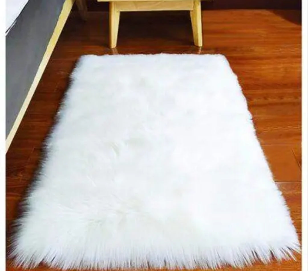 HappyMonk White Fur | Soft and Smooth